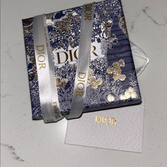 Authentic Dio(r)evolution Necklace - Picture 3 of 7